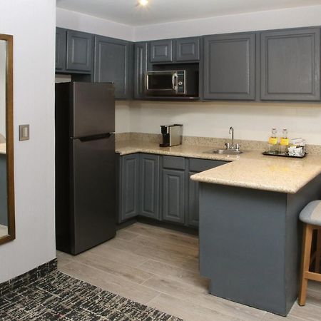 Voco Saltillo Suites By Ihg Bagian luar foto