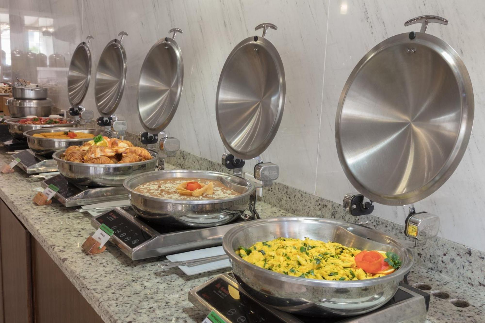 Voco Saltillo Suites By Ihg Bagian luar foto