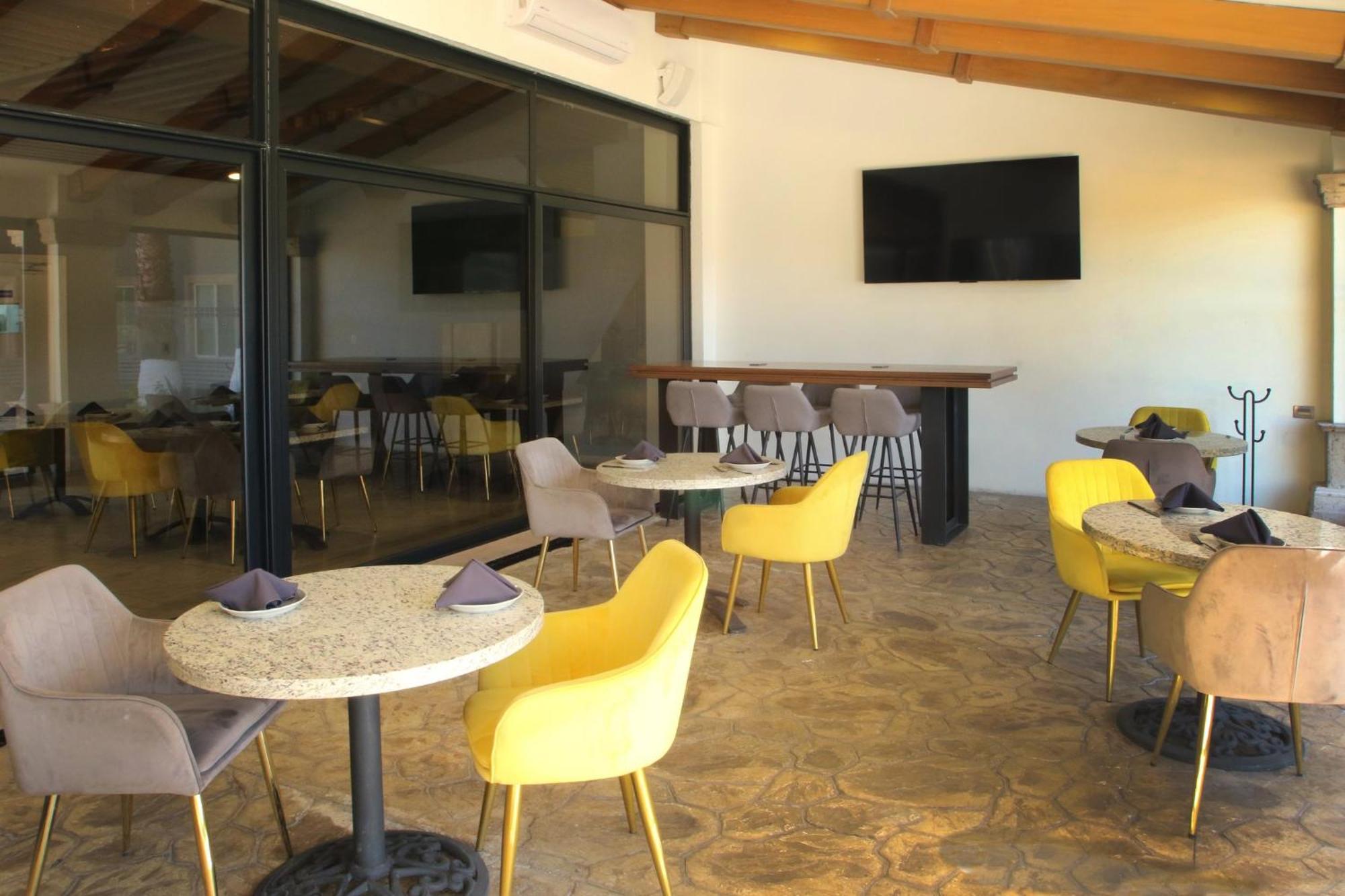 Voco Saltillo Suites By Ihg Bagian luar foto