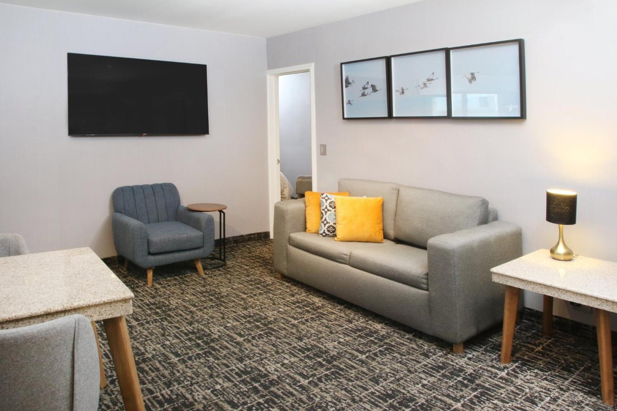 Voco Saltillo Suites By Ihg Bagian luar foto