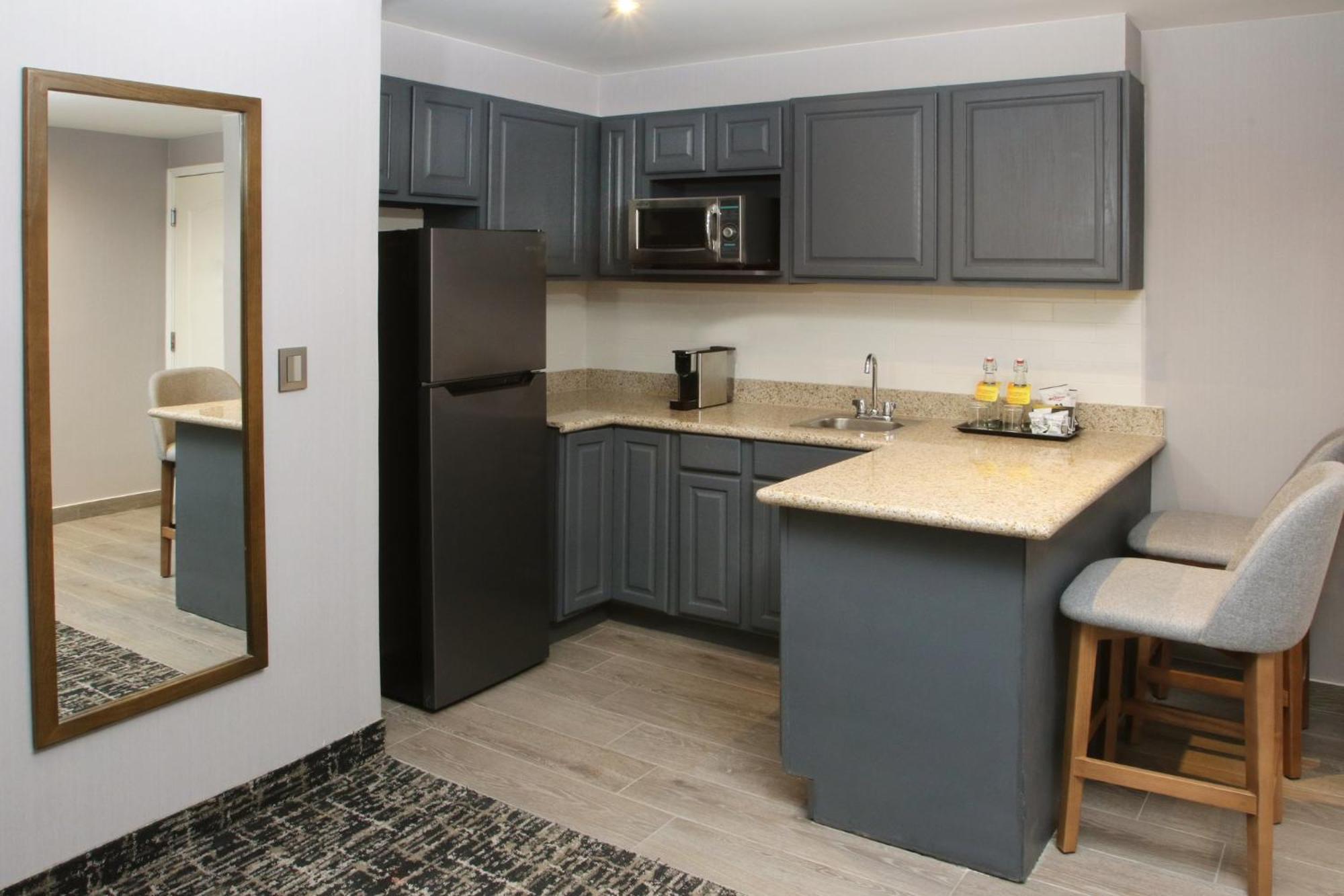 Voco Saltillo Suites By Ihg Bagian luar foto