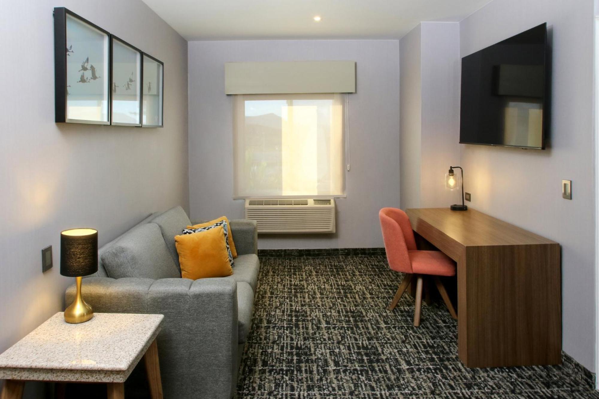 Voco Saltillo Suites By Ihg Bagian luar foto