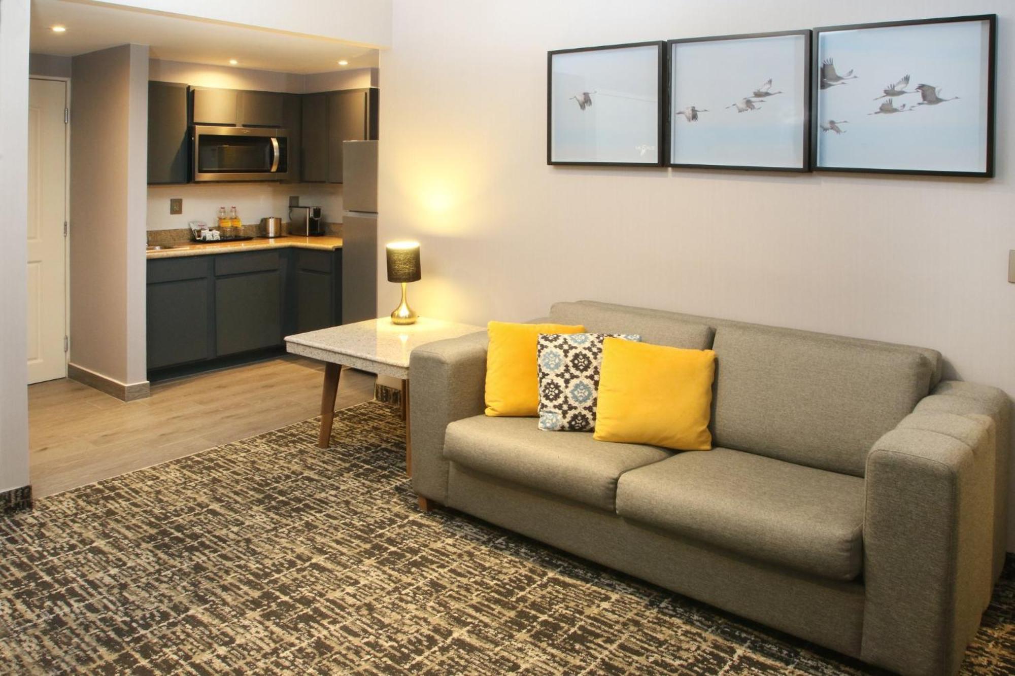 Voco Saltillo Suites By Ihg Bagian luar foto